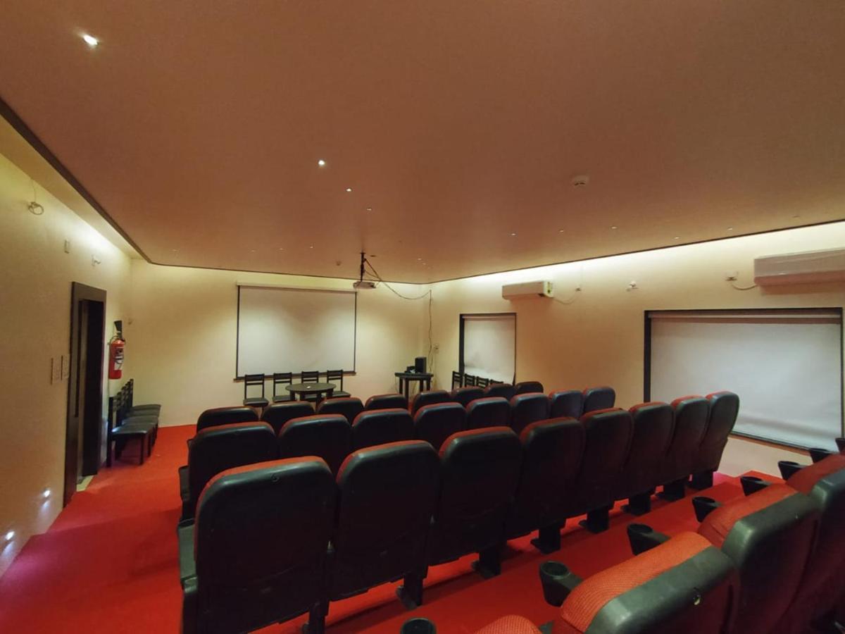 Flamingo Club And Resort Una 3 Km Away From Diu Check Post Eksteriør bilde