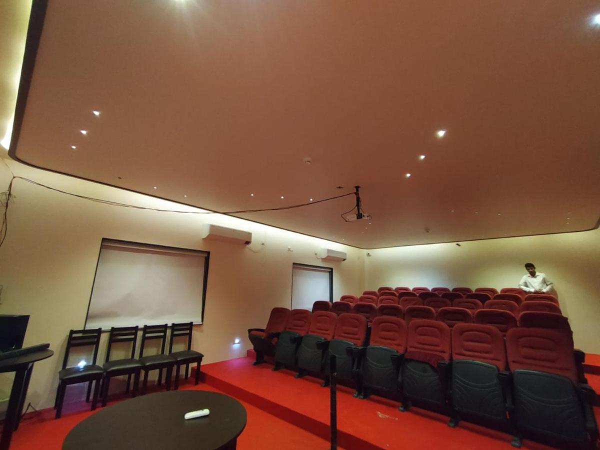 Flamingo Club And Resort Una 3 Km Away From Diu Check Post Eksteriør bilde