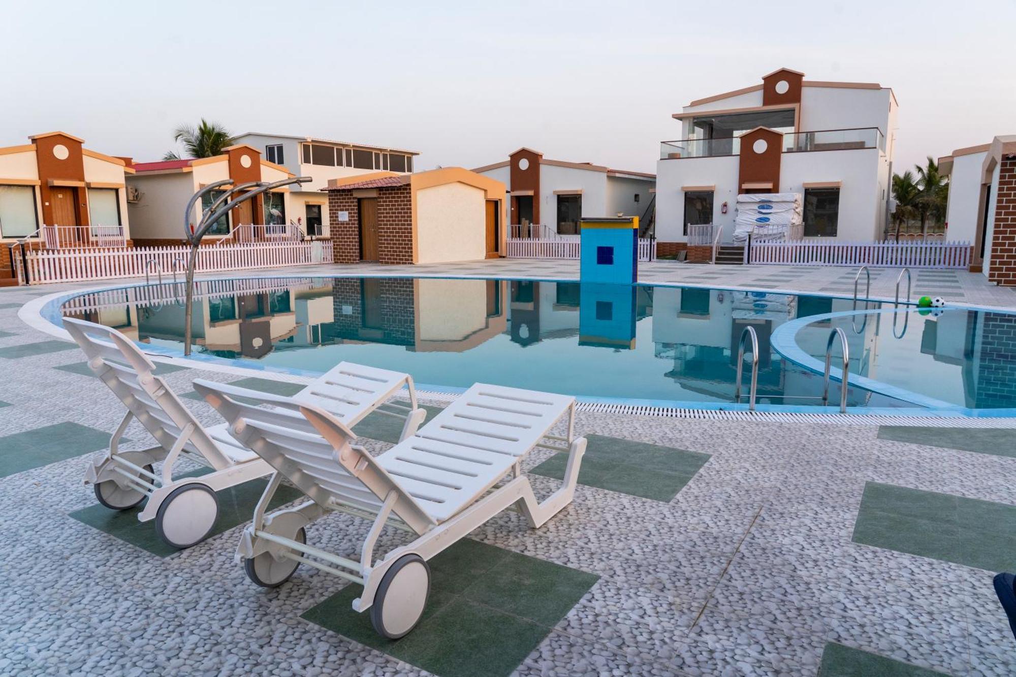 Flamingo Club And Resort Una 3 Km Away From Diu Check Post Eksteriør bilde